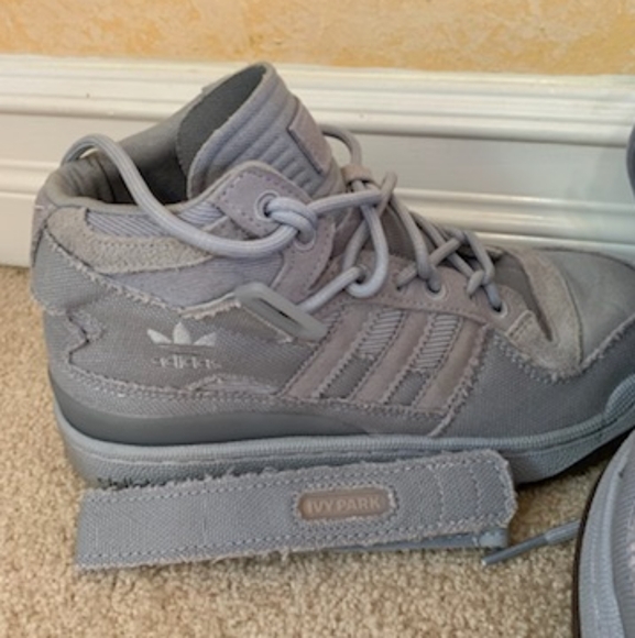 IVY PARK adidas light purple with suede trim and dust bag size - Picture 3 of 9